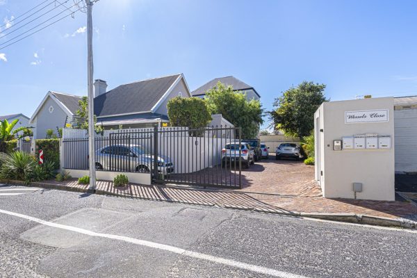 Modern & Spacious 2-Bed Oasis in the Heart of Harfield Village