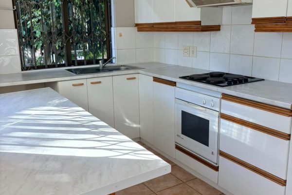 1 Bedroom Cottage on Property in Rondebosch