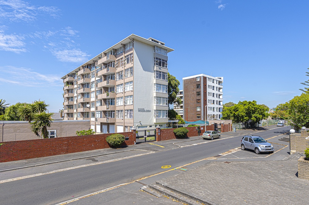 Situated in the sweet spot of the Southern Suburbs