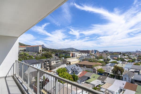 Wonderful 2 Bed Corner Apartment with Views, Observatory